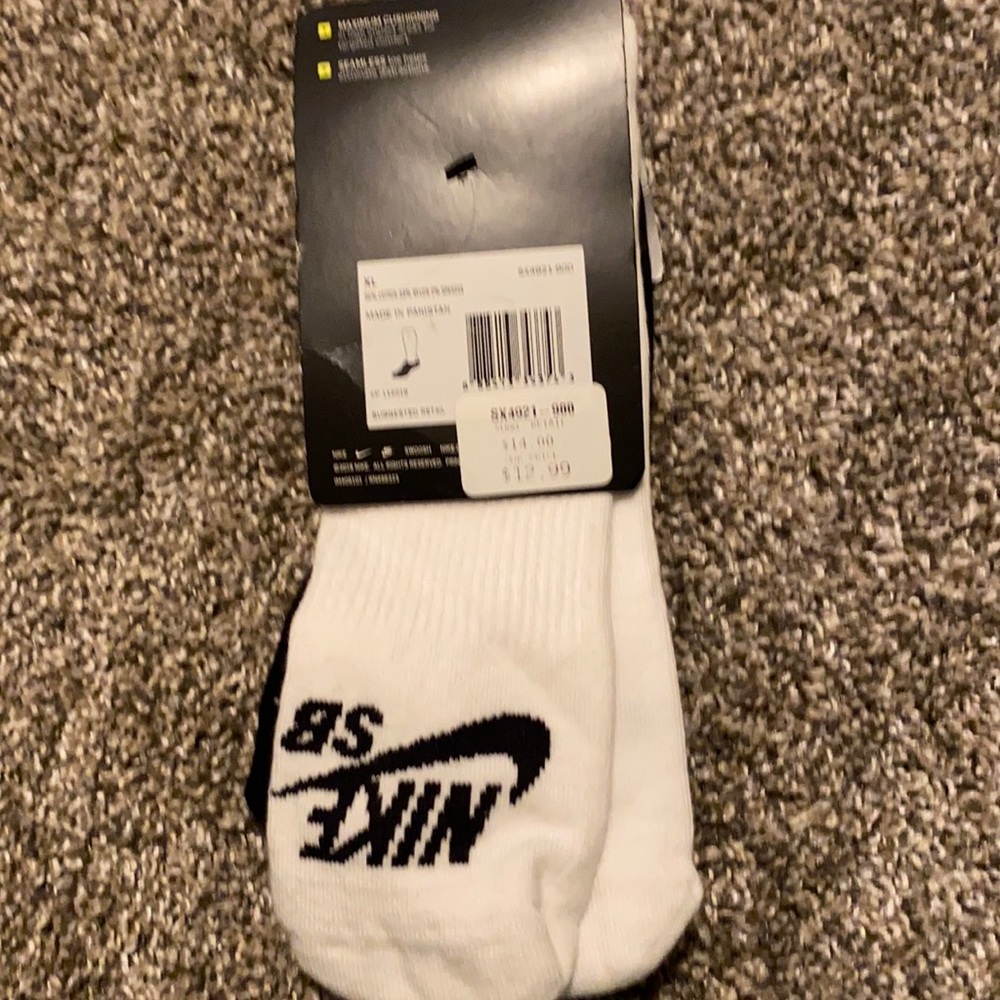3 pack men’s Nike SB socks. Size 12-15